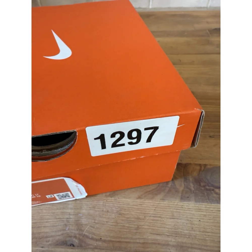 Nike‎ Team Hustle D 10 (PS) Kids Size 11 Color Red Black Running Shoes Kids